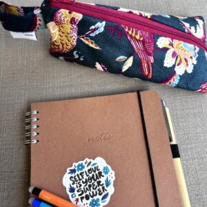 Τριγωνική κασετίνα Floral Bird Case