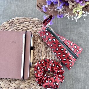 Τριγωνική Κασετίνα Σετ με Scrunchie Leopard Terra, Χειροποίητο Σετ Δώρου