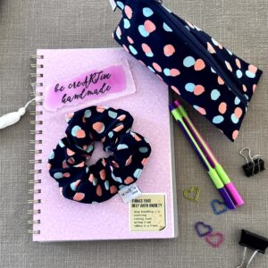 Τριγωνική κασετίνα σετ  Sky Dots με Λαστιχάκι Μαλλιών