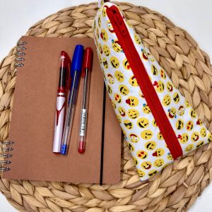 Τριγωνική κασετίνα  EMOJI S