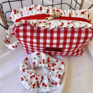 CHERRIES Box Νεσεσέρ με scrunchie