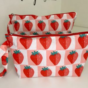 Αδιάβροχο Νεσεσέρ Μεγάλο  | strawberries