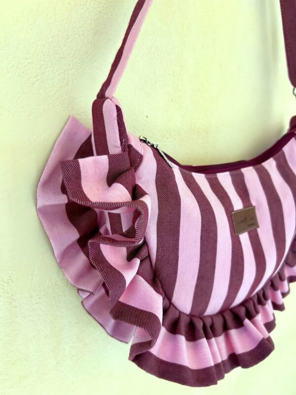 ruffle bag with stripes