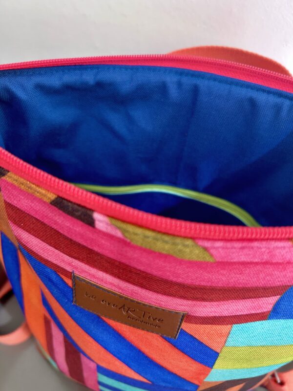 σακίδιο πλάτης με γραφικό μοτίβο